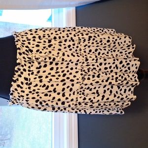 Ladies skirt, size M NWT